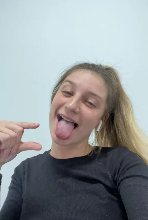 Shrimps, bow down already. [oc] [domme] by stickyickyvicky420