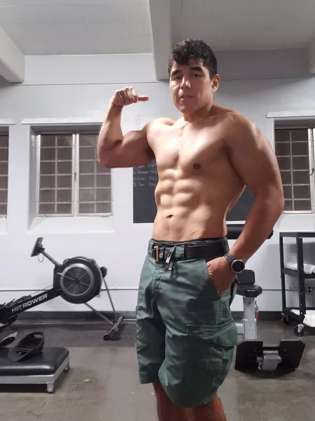 *shrugs* I don't know what I'm doing. (oc) by [deleted]