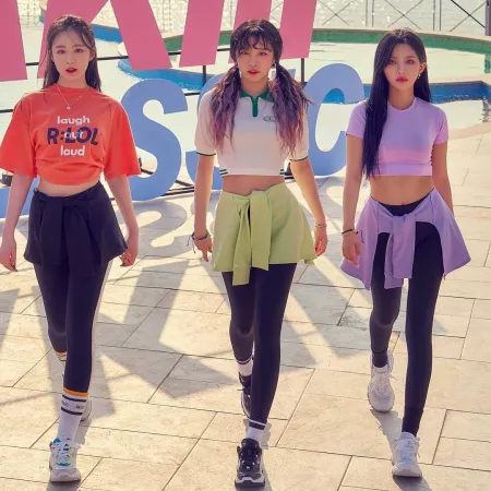 Shuhua-YuQi- Soyeon- G Idle by Ayanokogi