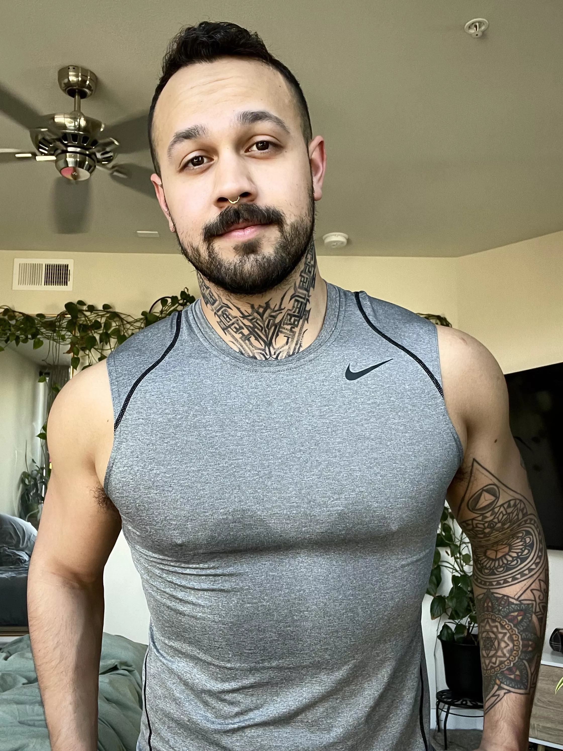 Shweaty 🥵 posted by DevTyler93