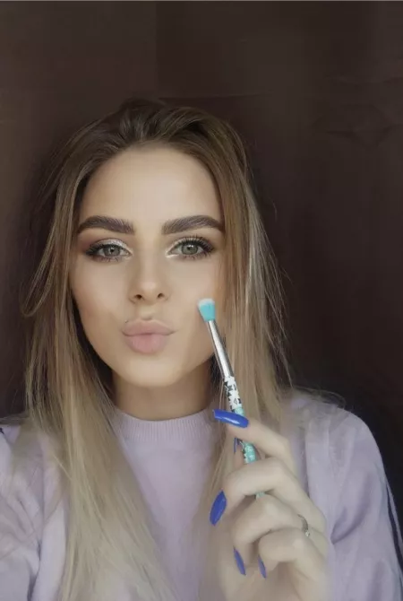 Shy but very kinky (26F) 😈🍑💦 by MargoEmber