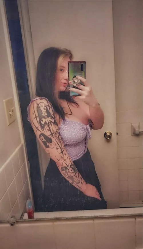 Sicky sleepy day 😴🥱😞 by princess_violet1920