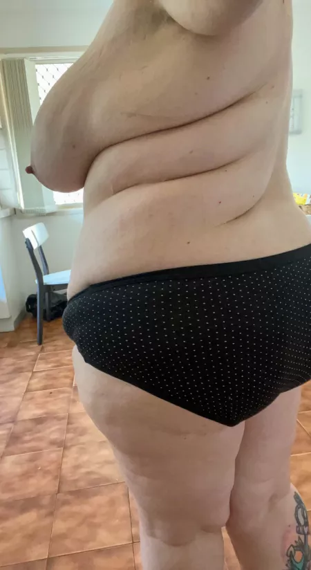 Side boob Saturday! by Bunnysnaggle