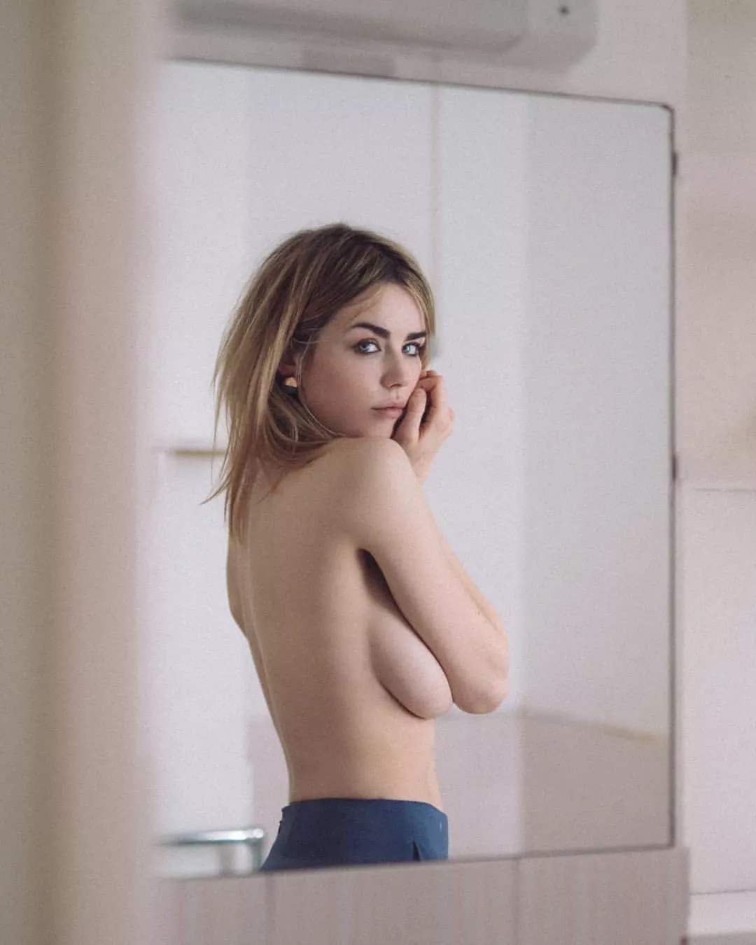 Side underboob 1 posted by ProximaBee