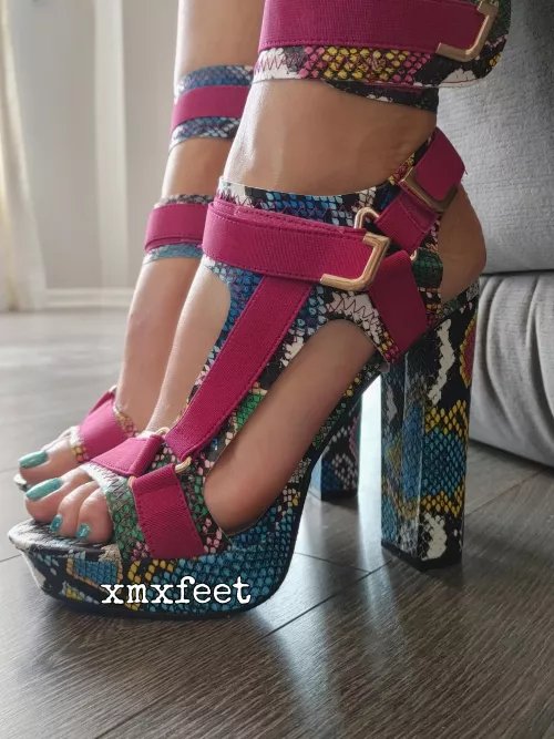 Side view😁 by xmxfeet