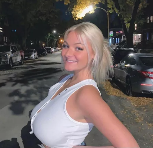 Side view by FizzyOrangeJuice