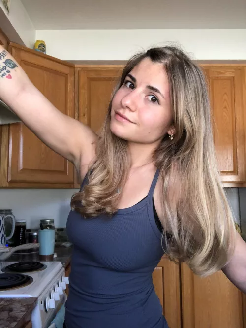 Side view :) by lil-athena