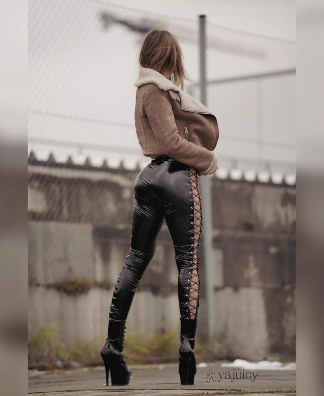 Sides exposed posted by xzpolz