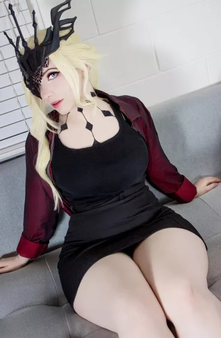 Signora by n.mirikashi by NMirikashi