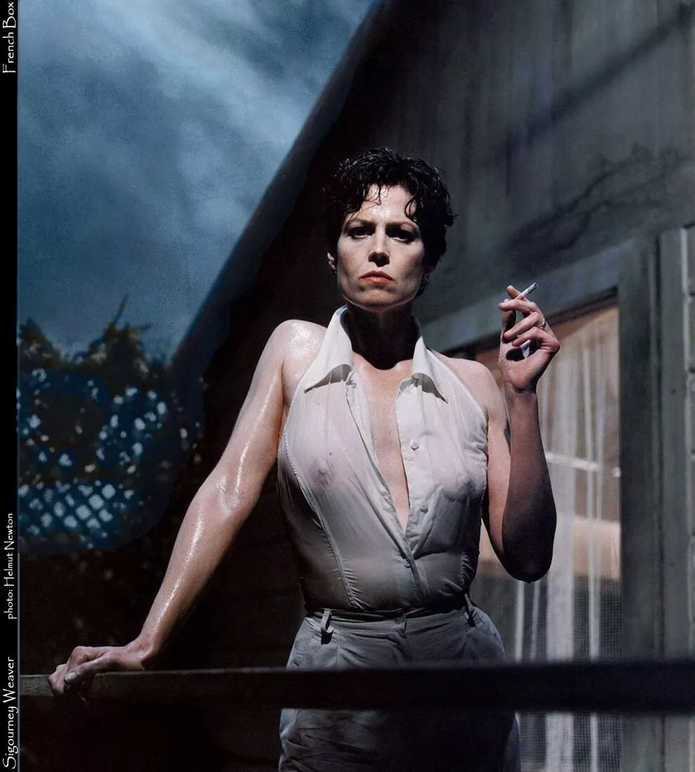 Sigourney Weaver posted by PoorBoyUnicorn