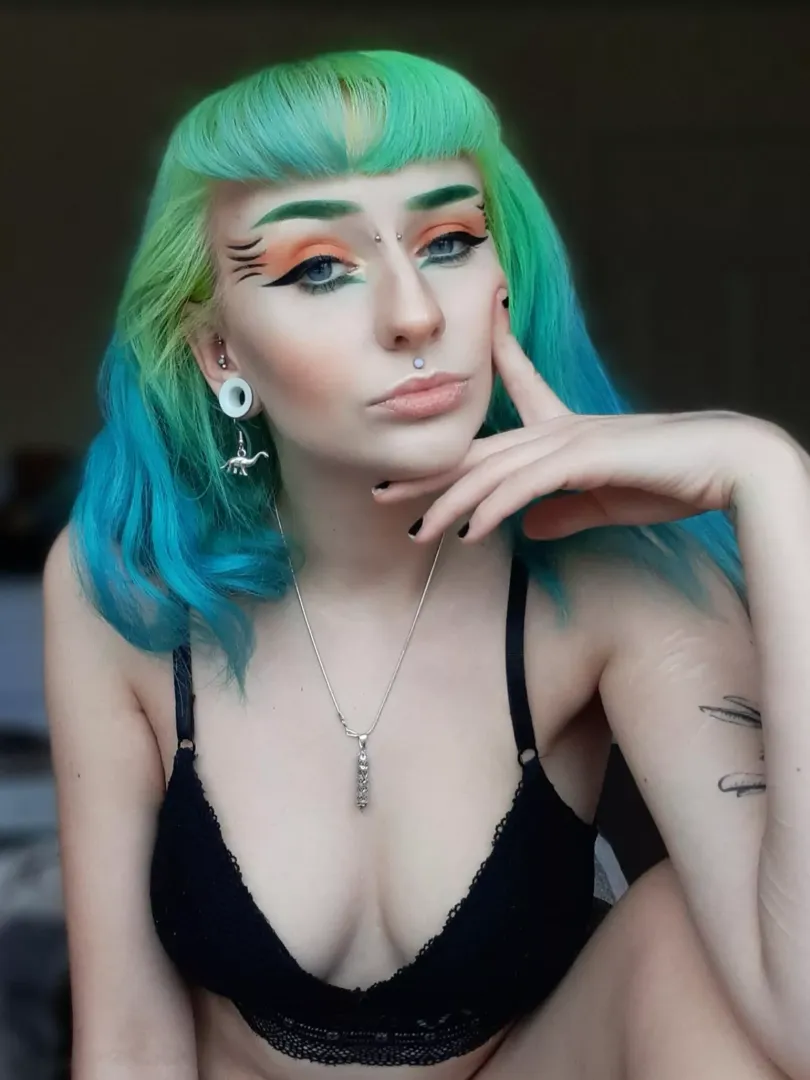 Silently judging xxx posted by LenaAmelia