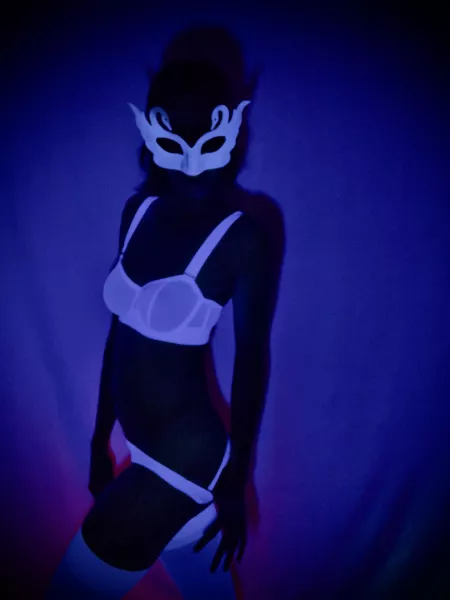 Silhouette with a twist by lustreglow