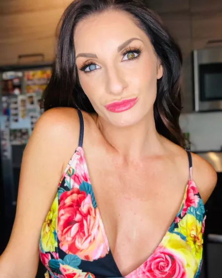 Silvia Saige by imnotjavier