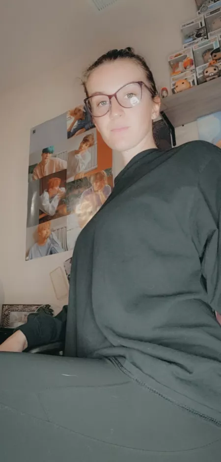 Simple but cute 23F by Arifairy22