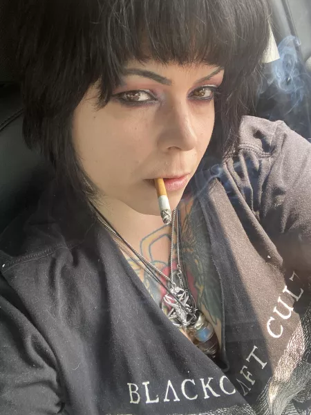 Sin stick and Blackcraft for my sinful Sunday🔥🚬 by Vfevers