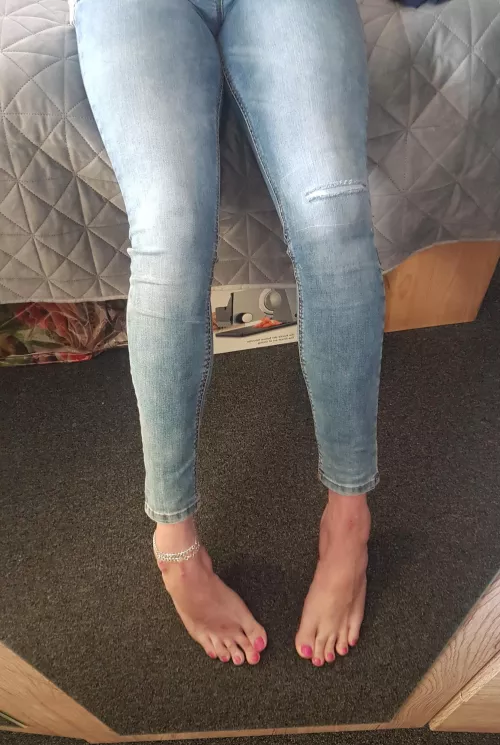 Since y'all loved my post this morning here is another one 😊 Rate my legs and feet 1-10 🤗 by TS_Marisa