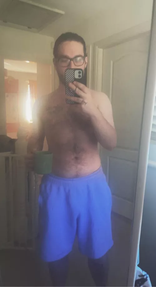 Single after 7 years, out of shape and stressed 🤷🏻‍♂️ still, it’s easier after that first cup of coffee and a smoke. by v1kling