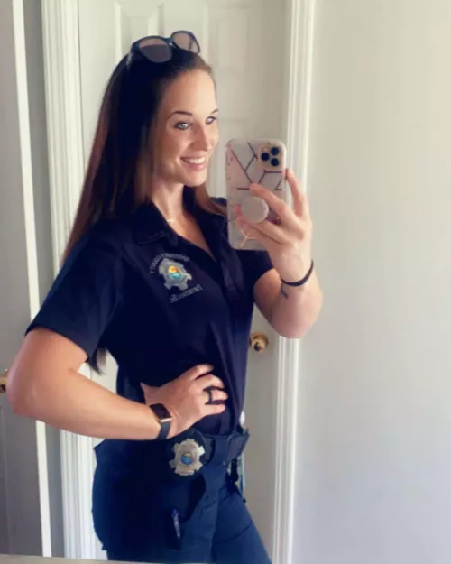 Single as a pringle looking for a fuck nothing serious by Spirited_Sky2516