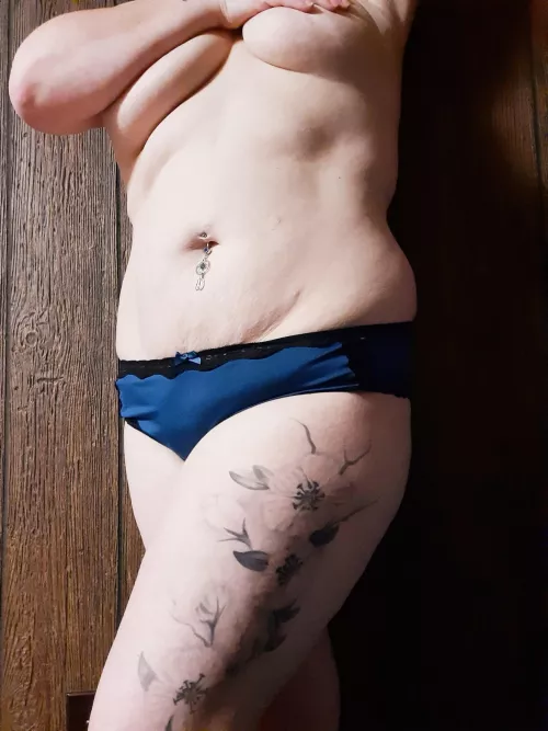 Single mom life is tiring.. am I still a milf? by midwestmilfbbw1