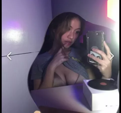 Sino nga ba to nakita ko lng sa twitter, meron ako nudes nya sino gusto by IWem_gaming