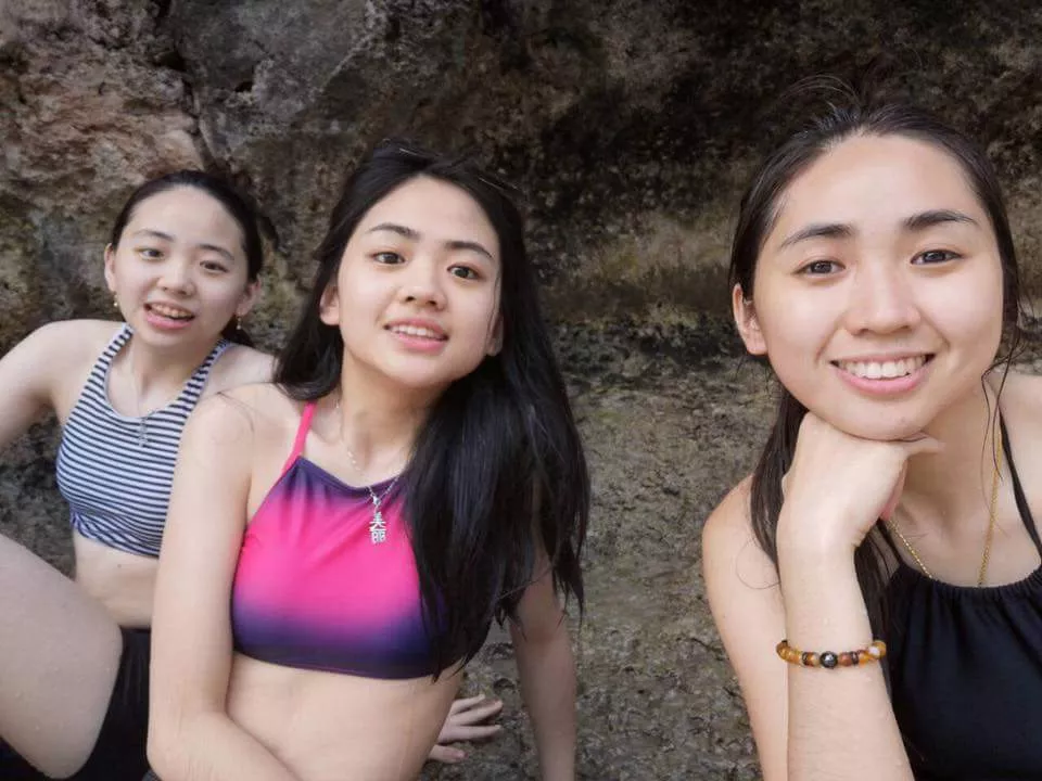 Sino pick niyo? Left, right, or middle? posted by peenoice