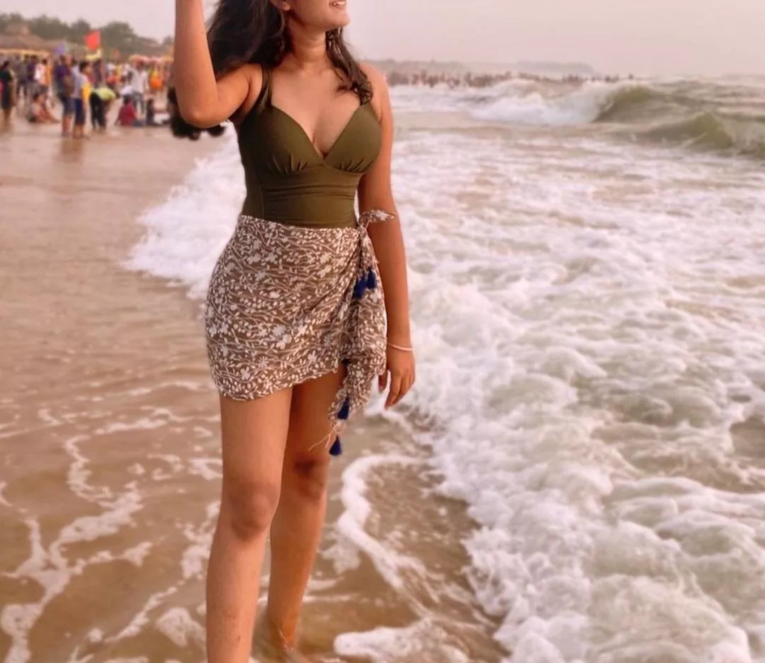 Sis's goa trip was fun posted by naughtybirdybutt