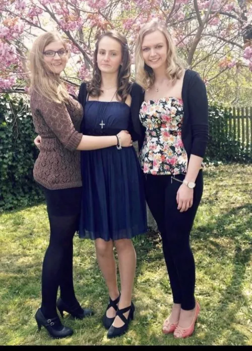 Sisters ;) by CelebLover395