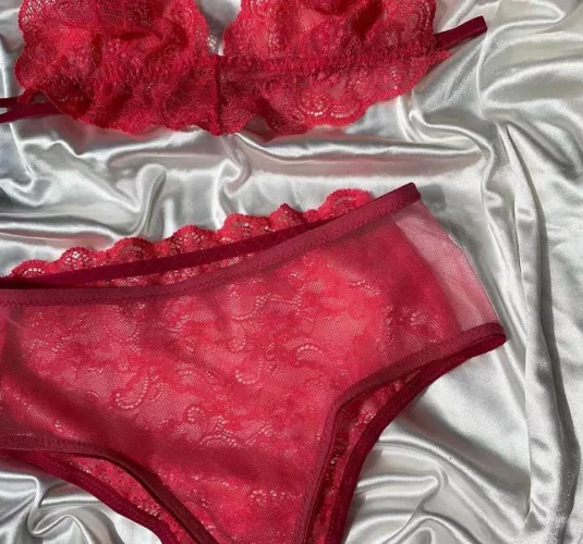 Sisters sexy lingerie by mathsenthusiast