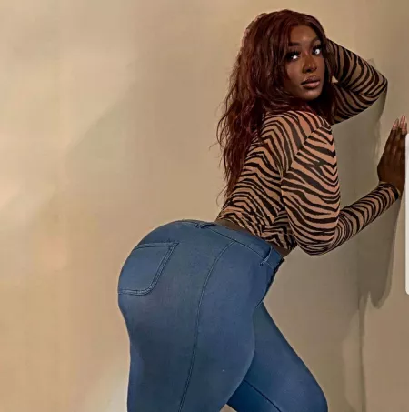 Sit a drink on that chocolate ass by [deleted]