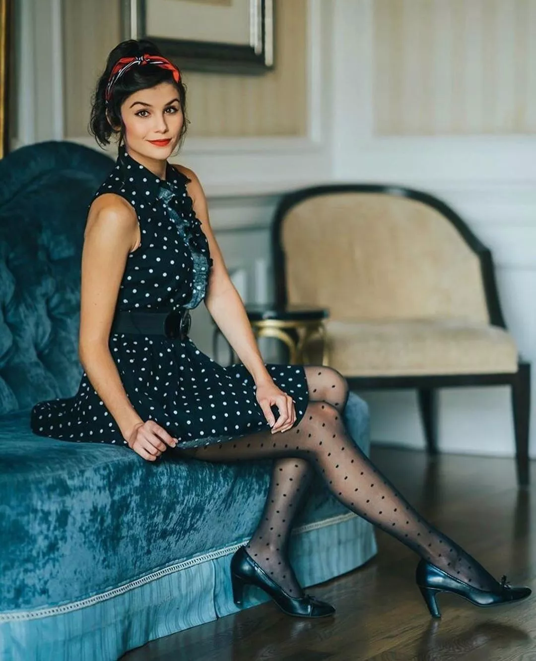 Sit and Stare posted by PolishedGold