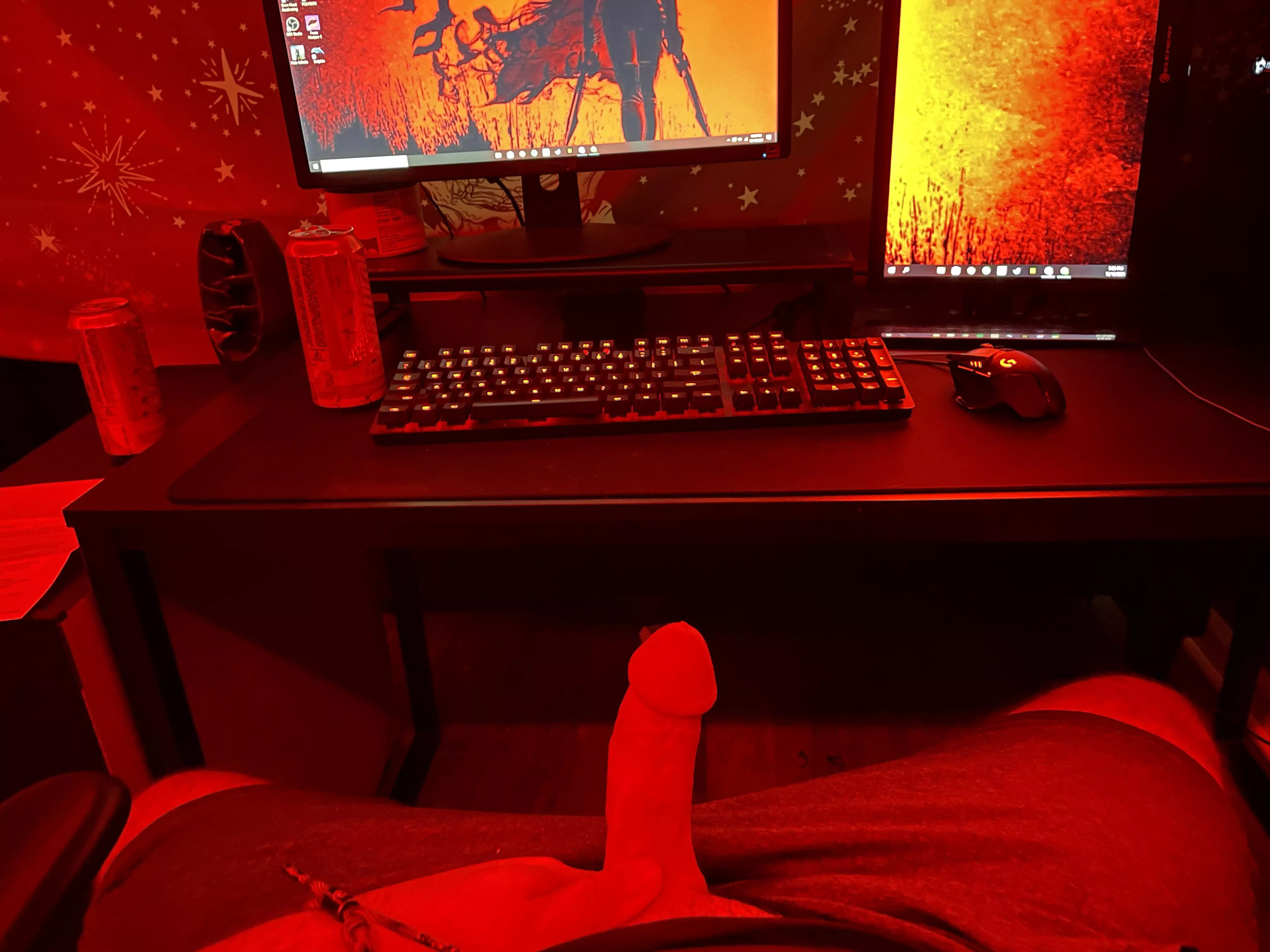 Sit down, let me show you how to play 😉 [28 M] posted by Lewzehh