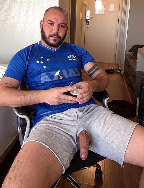 sit here, let's talk. by mineirobh