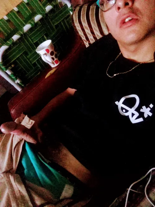 Sit or suck?? Let me know whats on your kinky mind and hit that arrow! by AngelFeetBoy