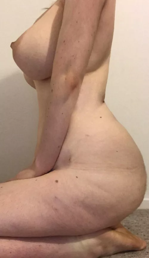 sitting pretty (f) by ddscar