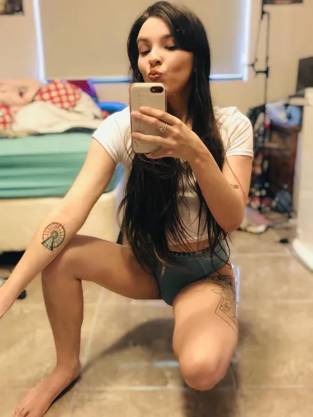 Sitting pretty 💕 by WillowsinAugust