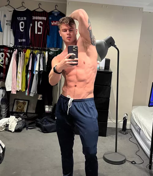 Six pack check ✅ by KingJamesUK