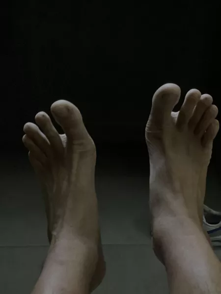 Size 17 another shot of these bare feet giants. Who wants to lick them clean. by Myteetharedry69