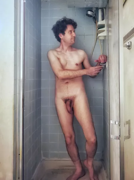 Sketch me in the shower by uhohwhosthis