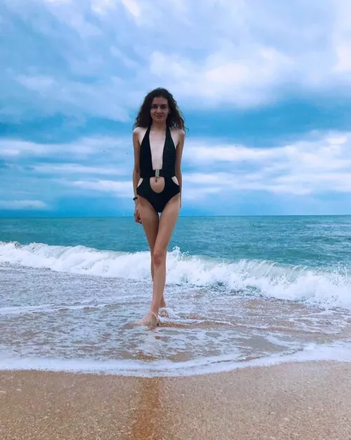 skinny legs 😊💦👅 by shiny_miya