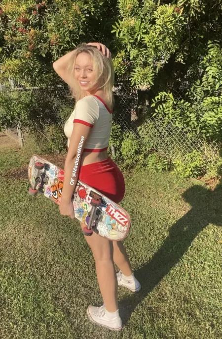 Skinny with a booty? 😉😍🍑 by madisonwillowbaby