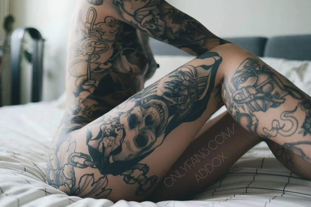 Skull tat ready for Halloween posted by Raquel_fg