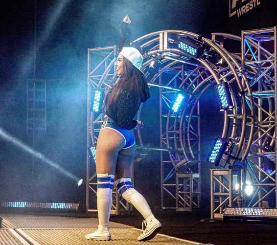 Skye Blue 🍑 by F4nt4zyW0rld