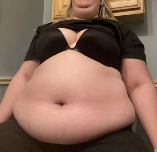 *slaps roof of girlfriend* this baby can hold a whole bag of chili beef tacos 😮‍💨 by myfatblondegf