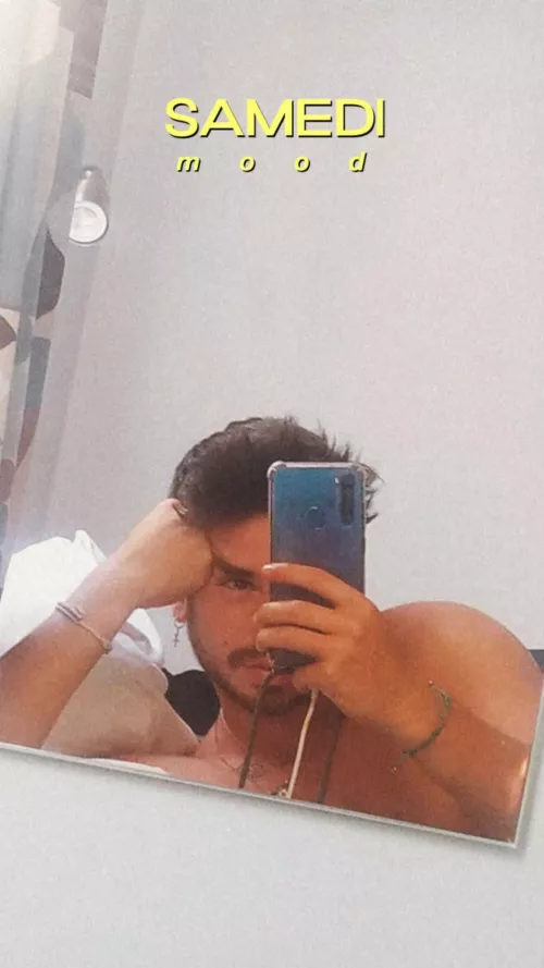 Slave male 22 looking for mistress. Comment or message me by Ok_Researcher_171