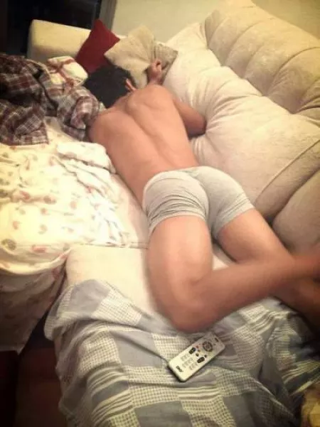 Sleeping on the couch by menareamazing