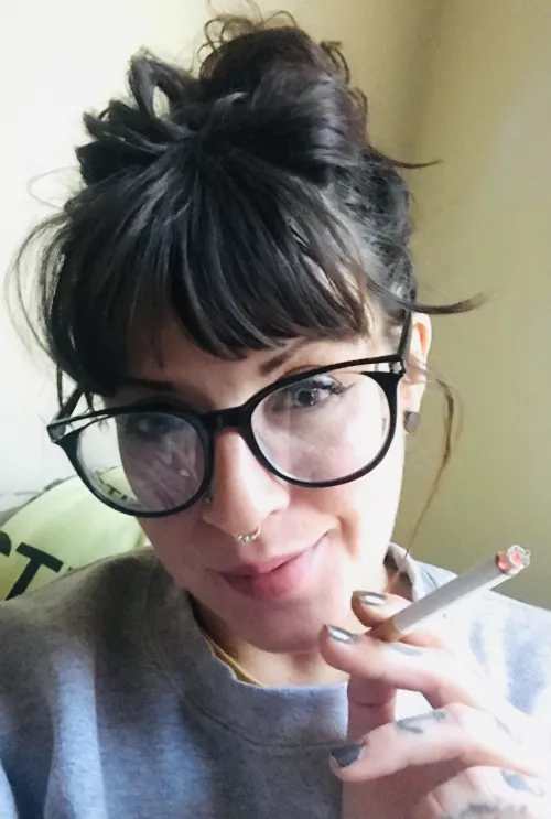 Sleepy ass, just woke up, look like a wreck morning smoke 😂 by KaleNegative227