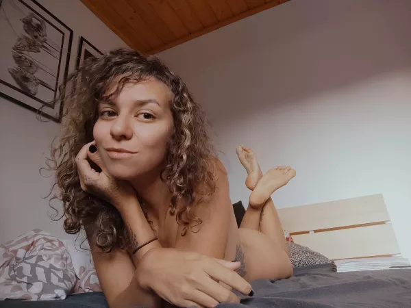 sleepy morning face by koreblake