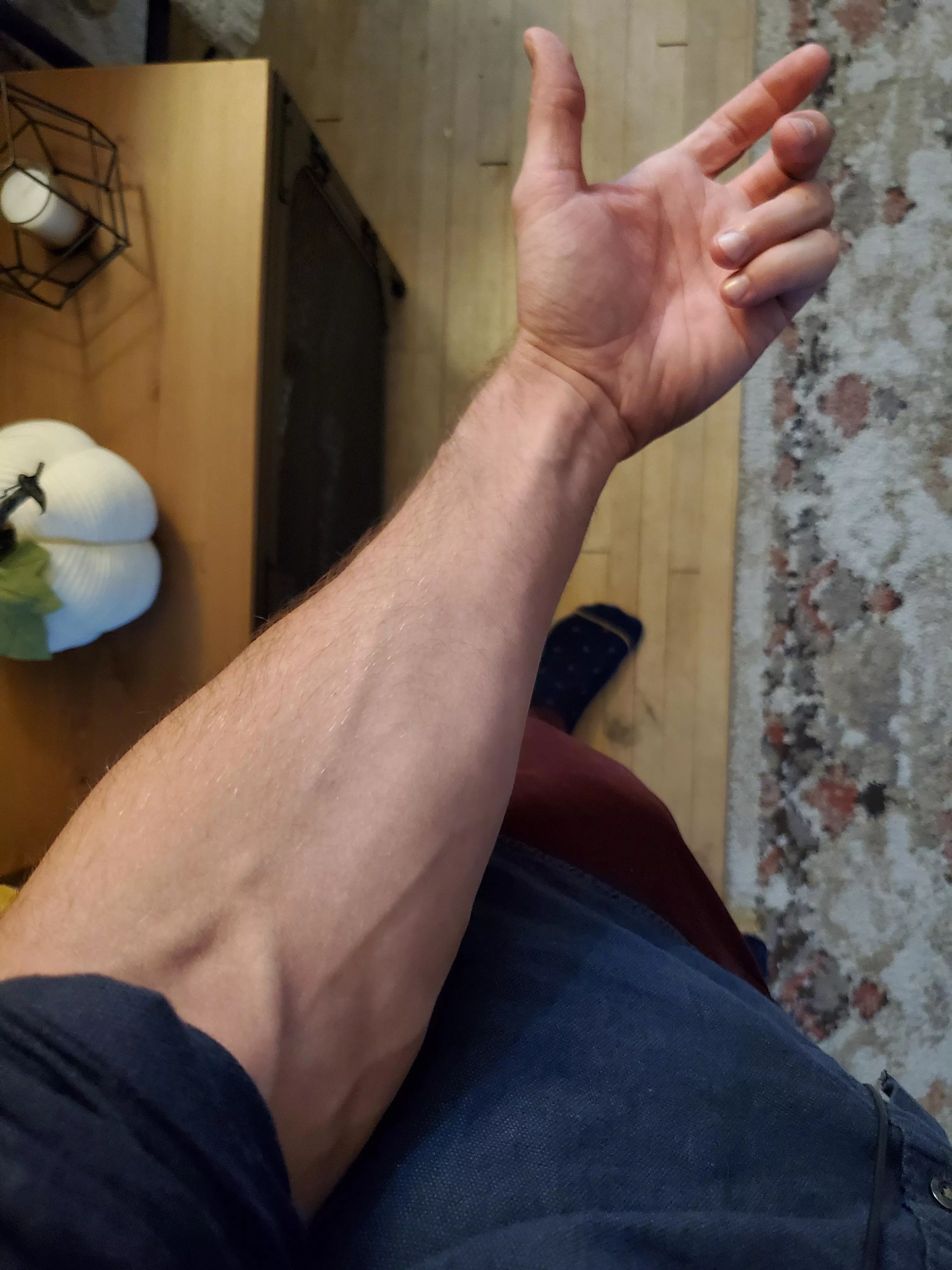 Sleeves rolled up posted by tookietookerton