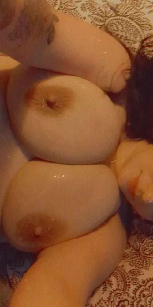 Slide right in 💋 (f)