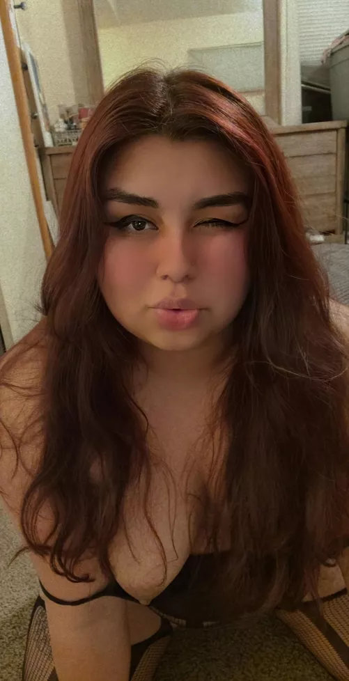 slide that cock between these lips 💋 by jadedbabe69